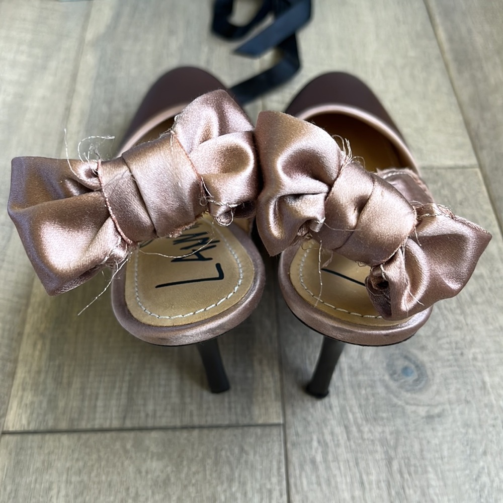 Lanvin Paris Bow Pumps ⭐️ - Picture 3 of 12